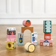 Vilac klodser med lyd designet af Suzy Ultman i farverigt træ